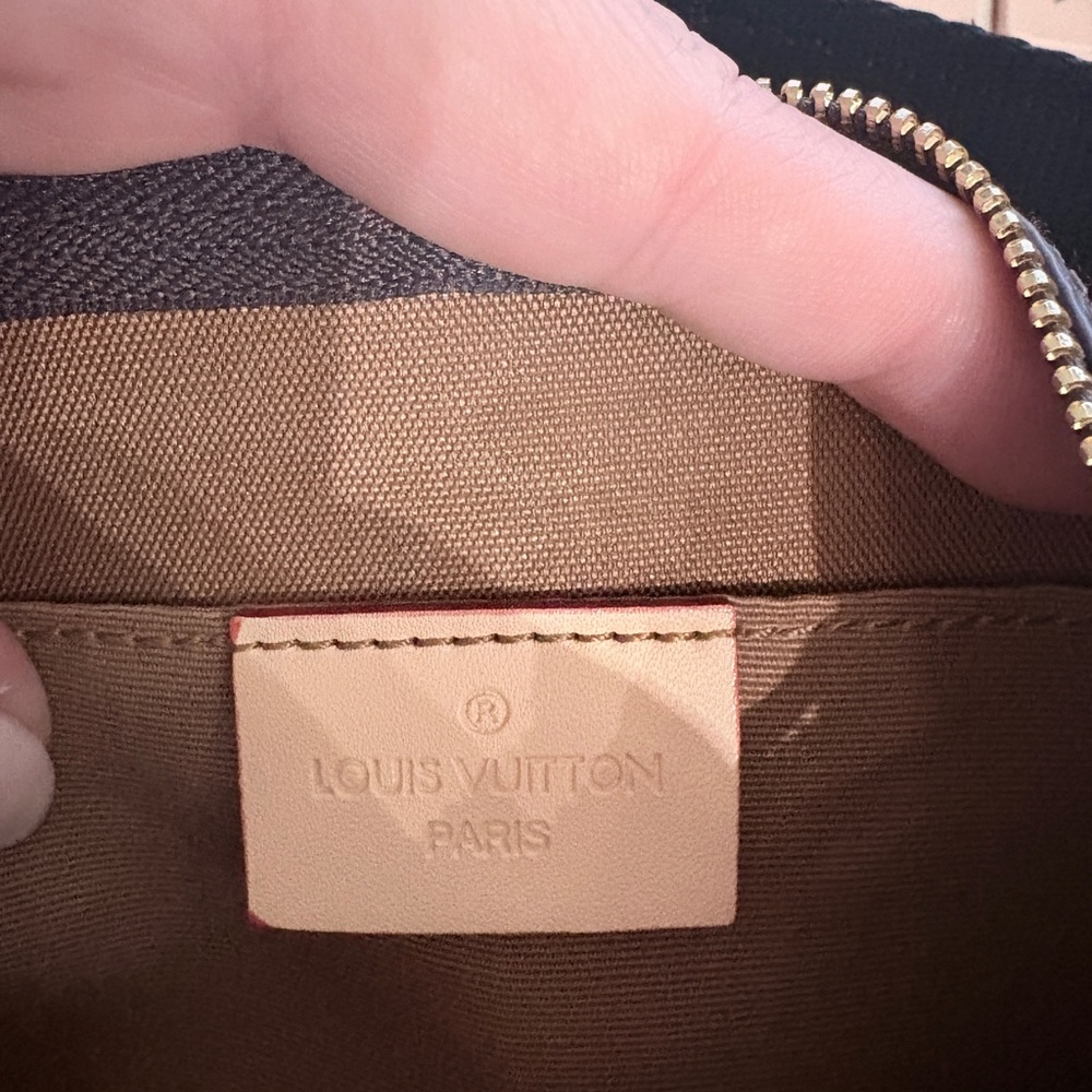 Louis Vuitton Monogram Canvas Multi-Pochette with Black Strap and Gold Hardware - Picture 3 of 5